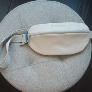 Therabody Beige Waist Bag